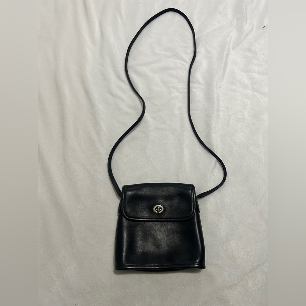 Vintage coach crossbody leather purse